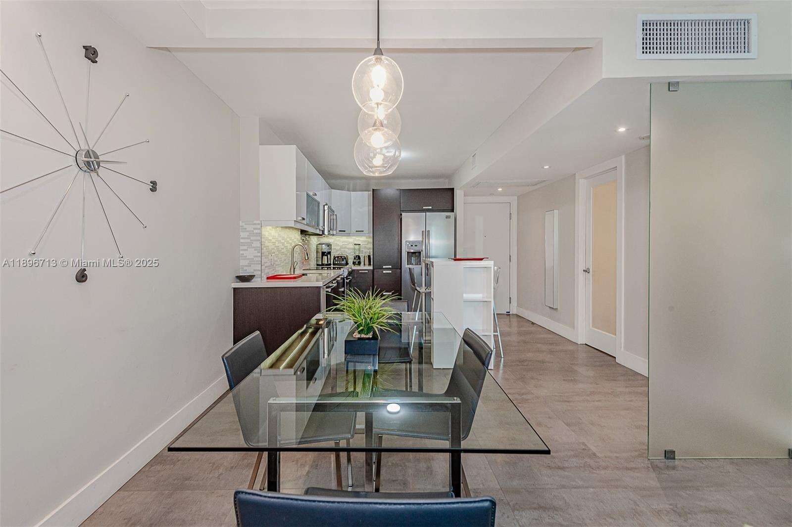 Roney Palace at 2301 Collins Ave, Miami Beach, FL 33139 - For Rent photo 17