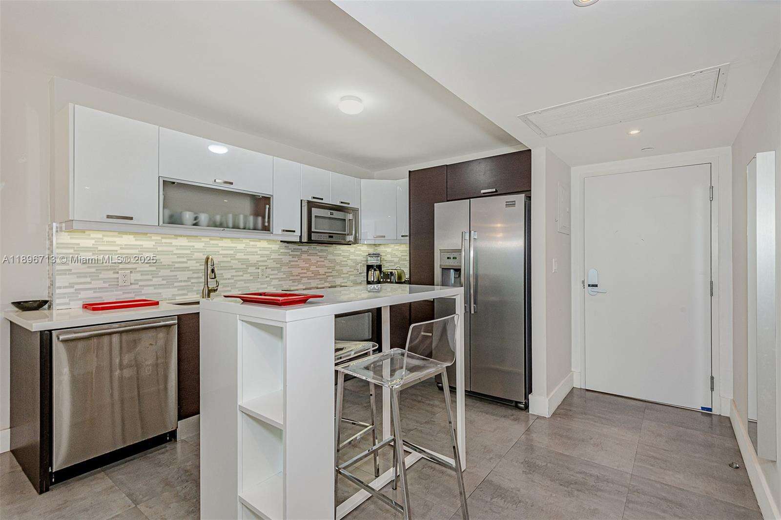 Roney Palace at 2301 Collins Ave, Miami Beach, FL 33139 - For Rent photo 18