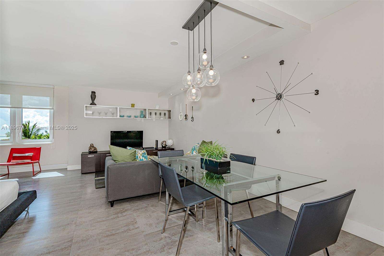 Roney Palace at 2301 Collins Ave, Miami Beach, FL 33139 - For Rent photo 3