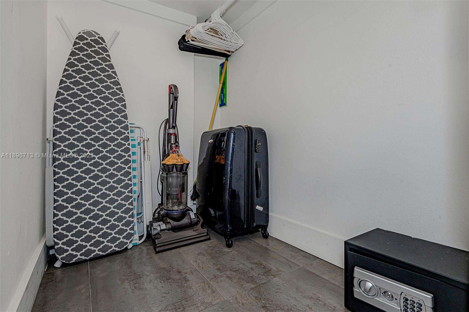 Roney Palace at 2301 Collins Ave, Miami Beach, FL 33139 - For Rent photo 24