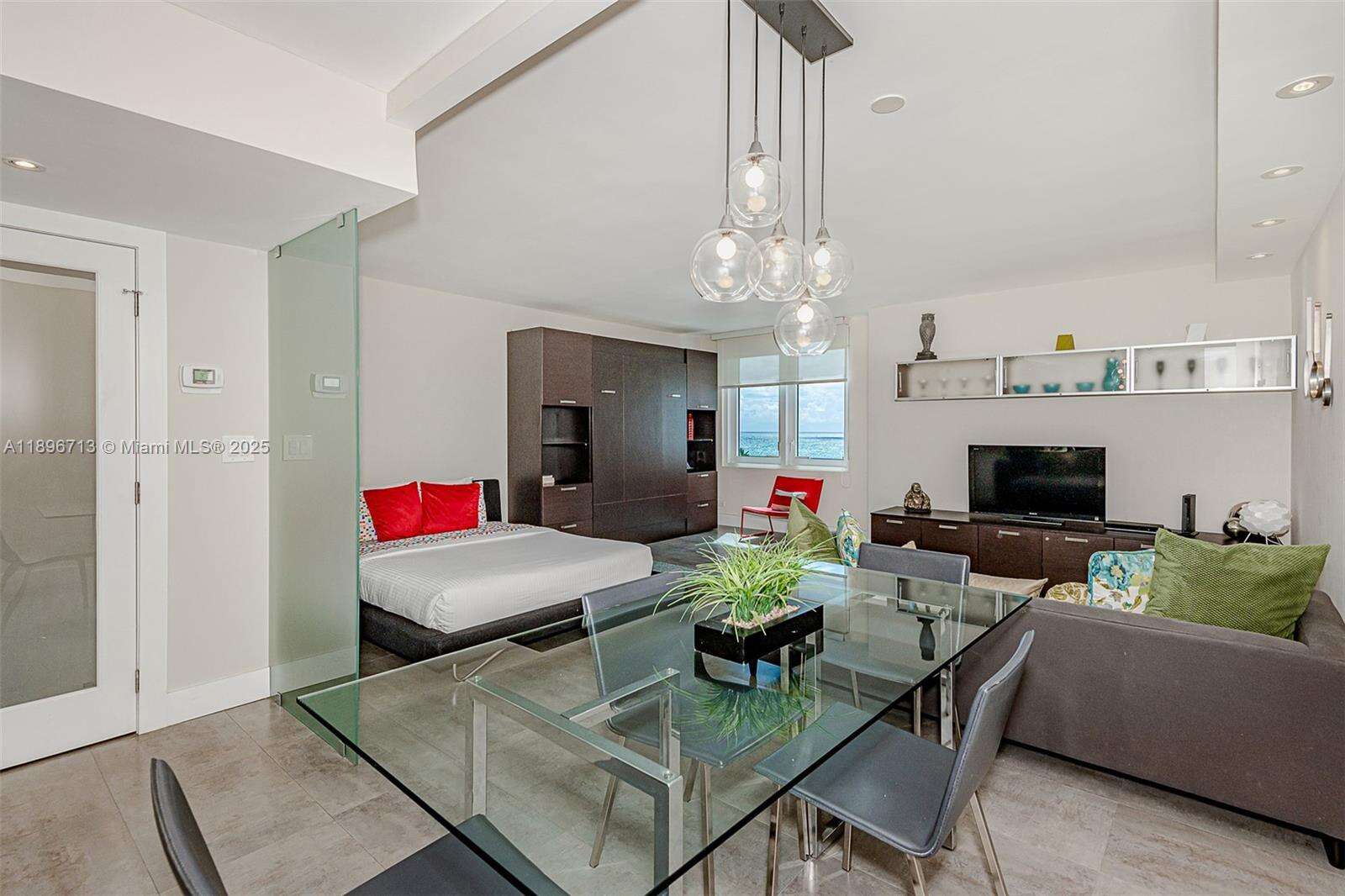 Roney Palace at 2301 Collins Ave, Miami Beach, FL 33139 - For Rent photo 4