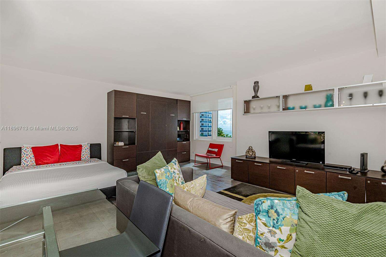 Roney Palace at 2301 Collins Ave, Miami Beach, FL 33139 - For Rent photo 5