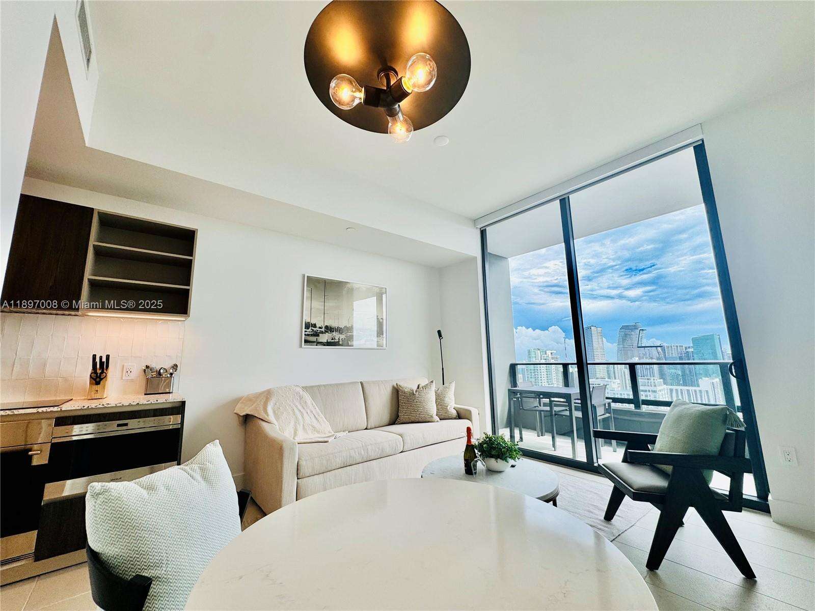Natiivo | Gale Miami at 159 6 St, Miami, FL 33132 - For Rent photo 1