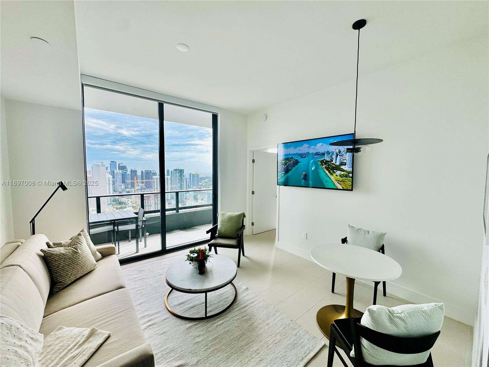 Natiivo | Gale Miami at 159 6 St, Miami, FL 33132 - For Rent photo 12