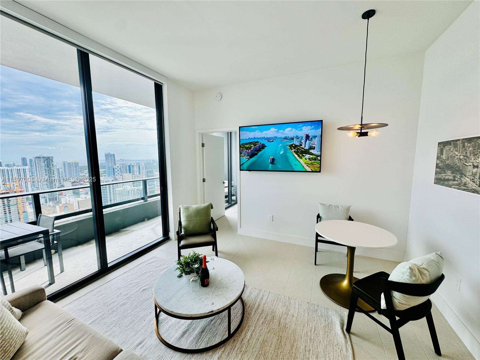 Natiivo | Gale Miami at 159 6 St, Miami, FL 33132 - For Rent photo 14