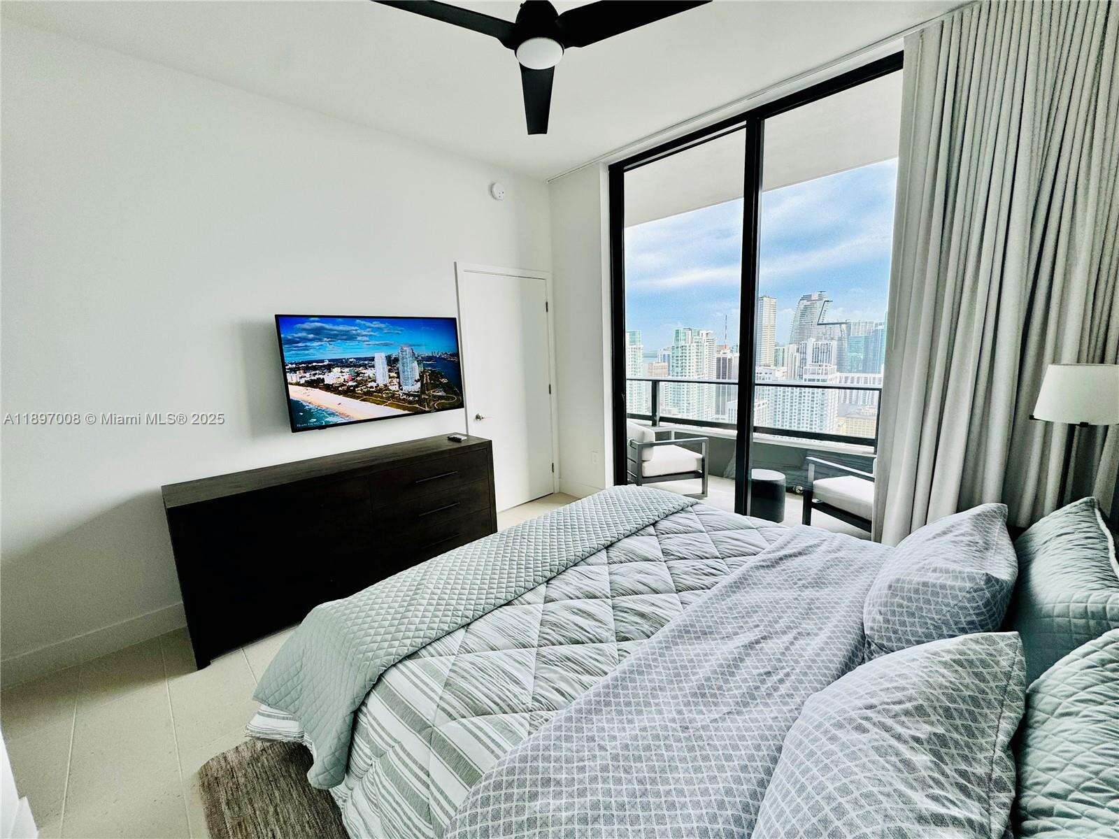 Natiivo | Gale Miami at 159 6 St, Miami, FL 33132 - For Rent photo 3