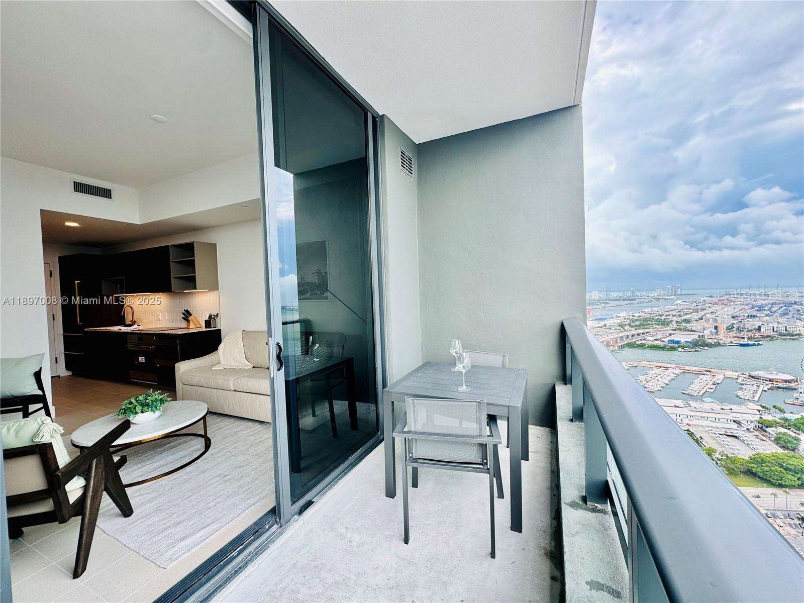 Natiivo | Gale Miami at 159 6 St, Miami, FL 33132 - For Rent photo 30