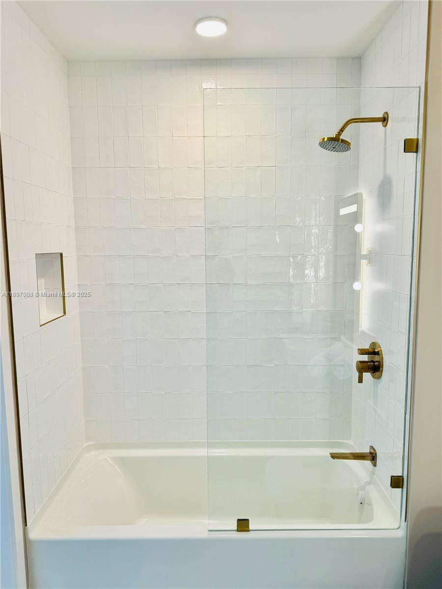 Natiivo | Gale Miami at 159 6 St, Miami, FL 33132 - For Rent photo 36