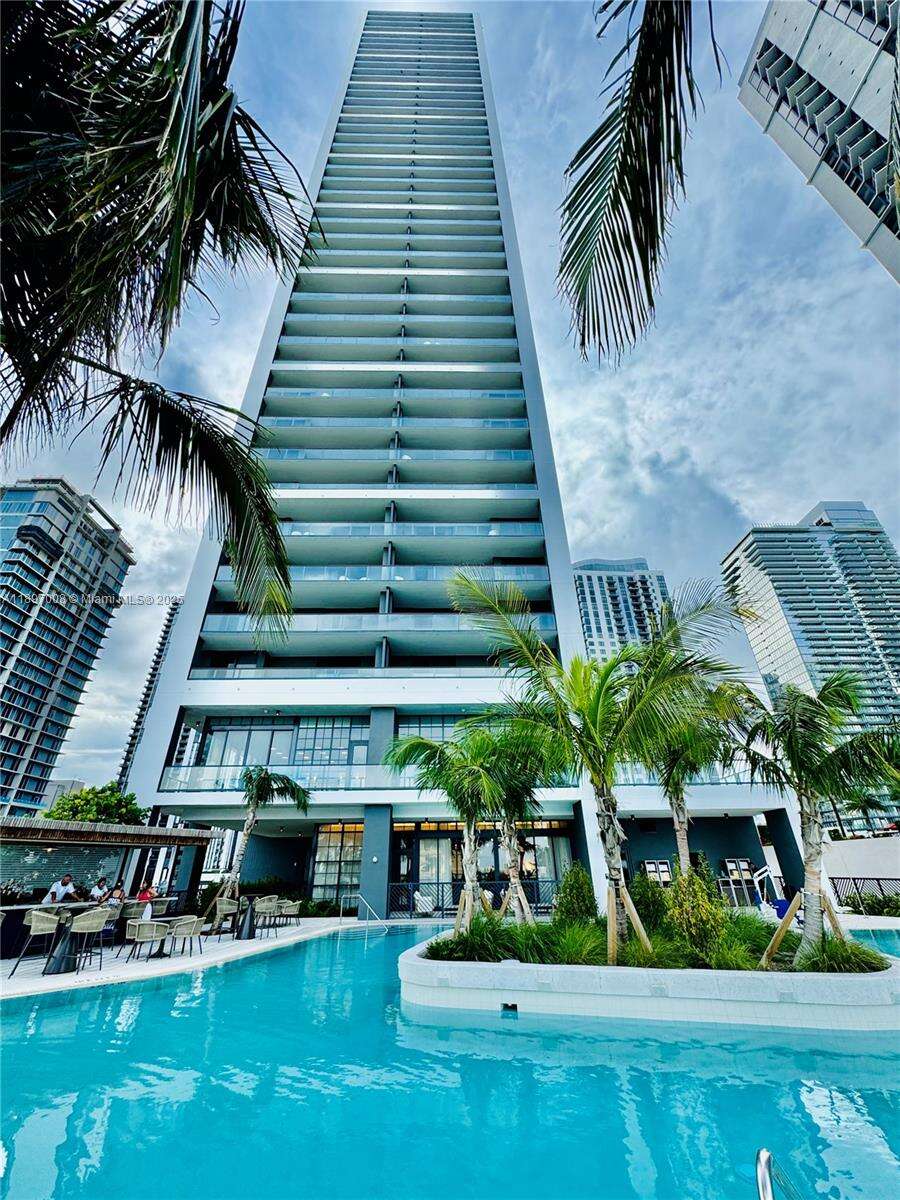 Natiivo | Gale Miami at 159 6 St, Miami, FL 33132 - For Rent photo 6