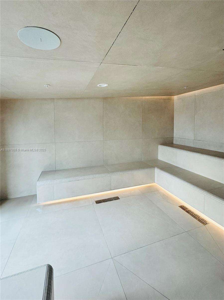 Natiivo | Gale Miami at 159 6 St, Miami, FL 33132 - For Rent photo 58