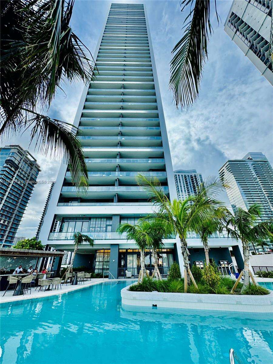 Natiivo | Gale Miami at 159 6 St, Miami, FL 33132 - For Rent photo 3