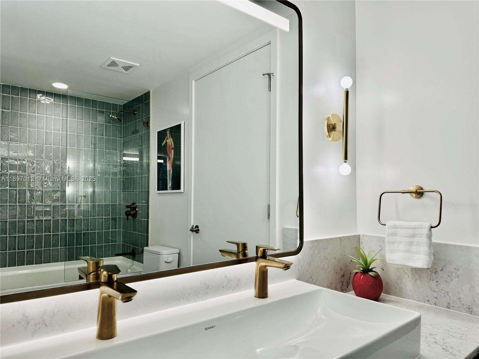 Natiivo | Gale Miami at 159 6 St, Miami, FL 33132 - For Rent photo 28