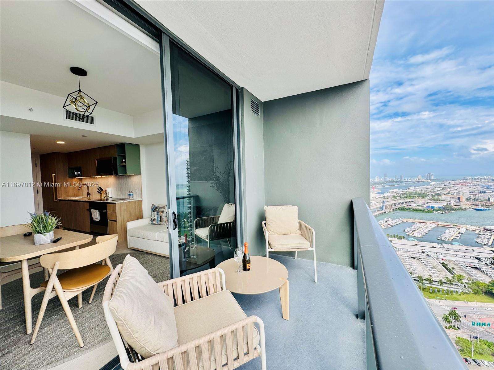 Natiivo | Gale Miami at 159 6 St, Miami, FL 33132 - For Rent photo 32