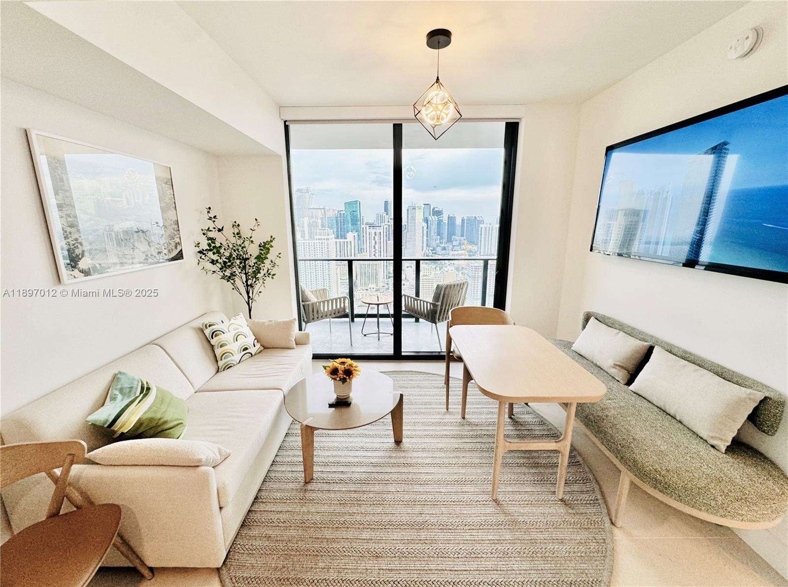 Natiivo | Gale Miami at 159 6 St, Miami, FL 33132 - For Rent photo 10