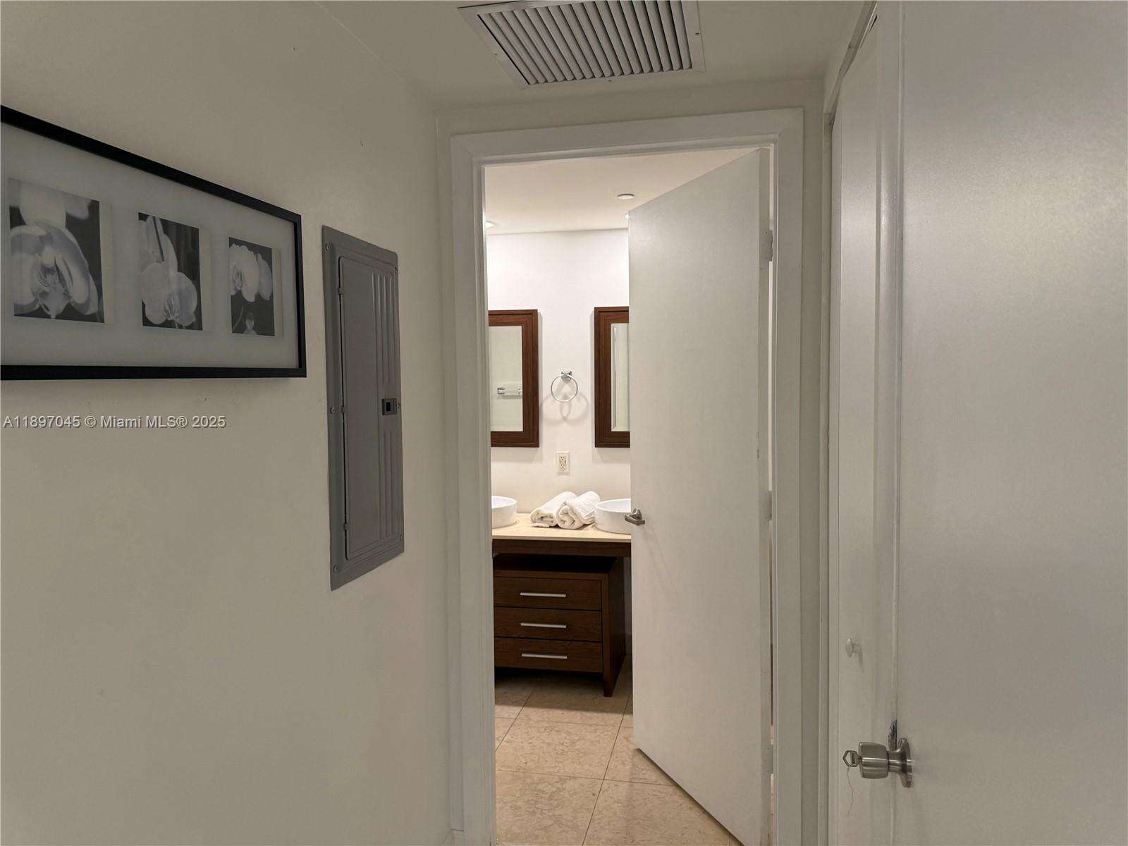 Icon Brickell 3 at 485 Brickell Ave, Miami, FL 33131 - For Rent photo 13
