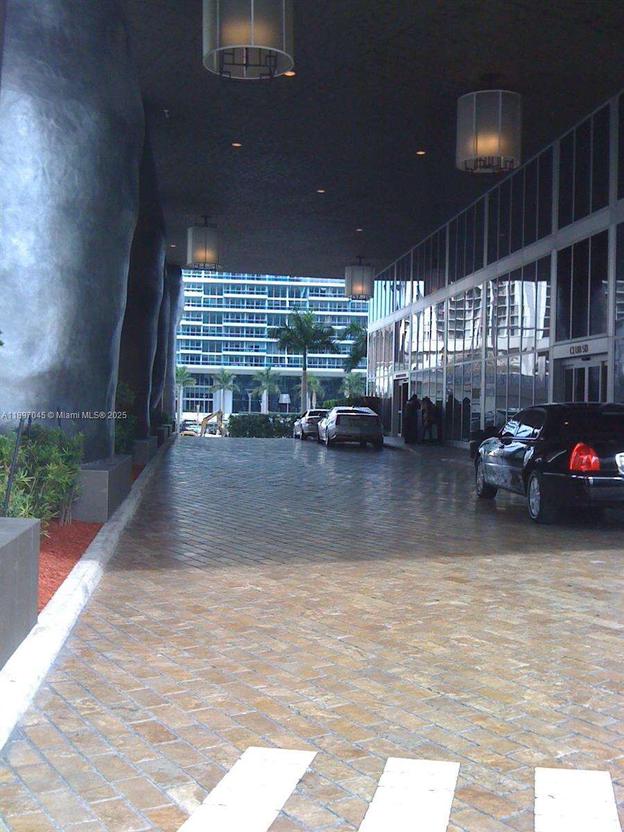 Icon Brickell 3 at 485 Brickell Ave, Miami, FL 33131 - For Rent photo 6