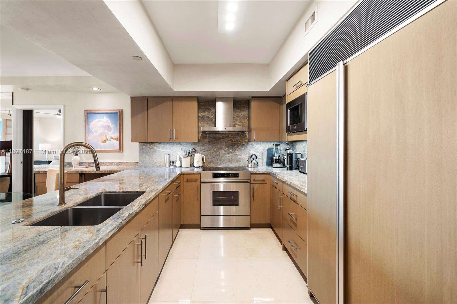 Il Villaggio at 1455 Ocean Dr, Miami Beach, FL 33139 - For Rent photo 11