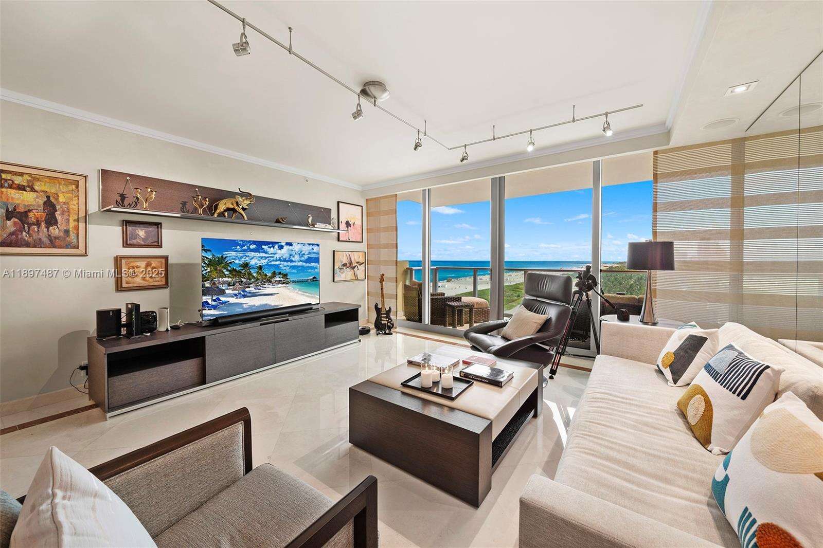 Il Villaggio at 1455 Ocean Dr, Miami Beach, FL 33139 - For Rent photo 3