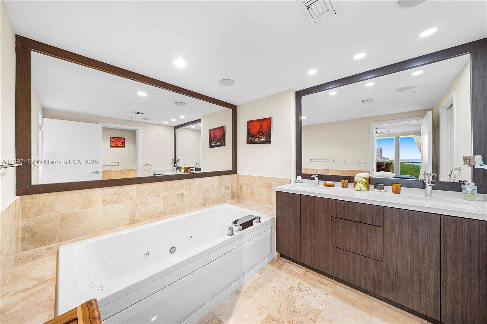 Il Villaggio at 1455 Ocean Dr, Miami Beach, FL 33139 - For Rent photo 22