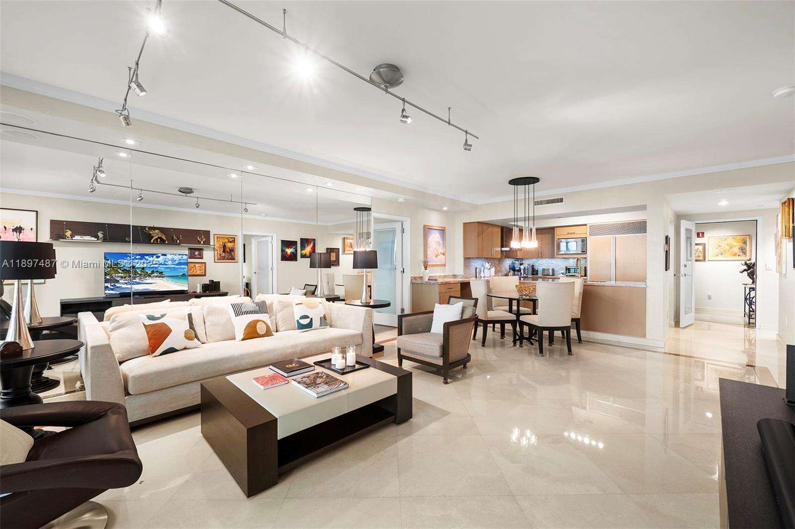 Il Villaggio at 1455 Ocean Dr, Miami Beach, FL 33139 - For Rent photo 6