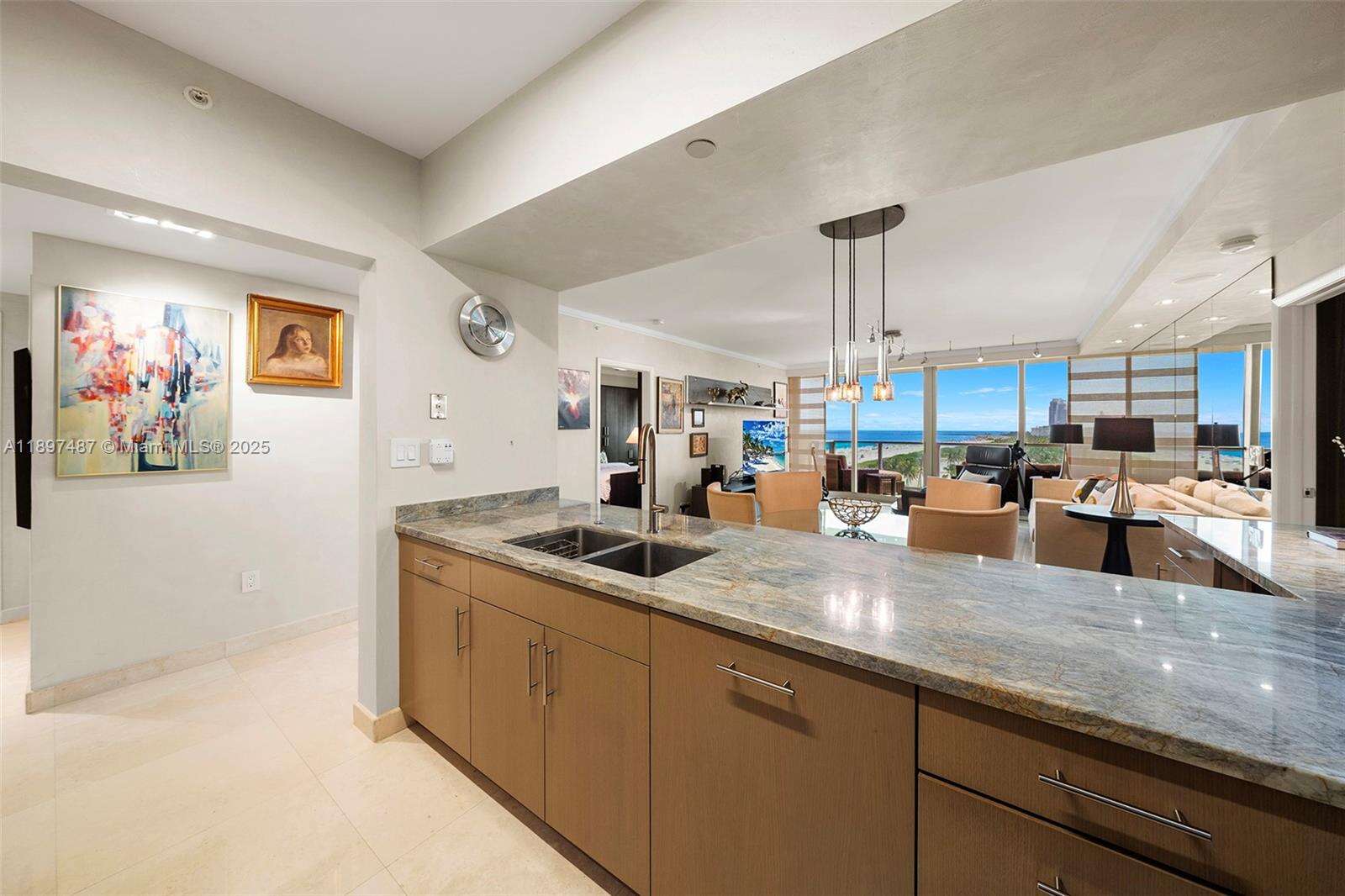 Il Villaggio at 1455 Ocean Dr, Miami Beach, FL 33139 - For Rent photo 9