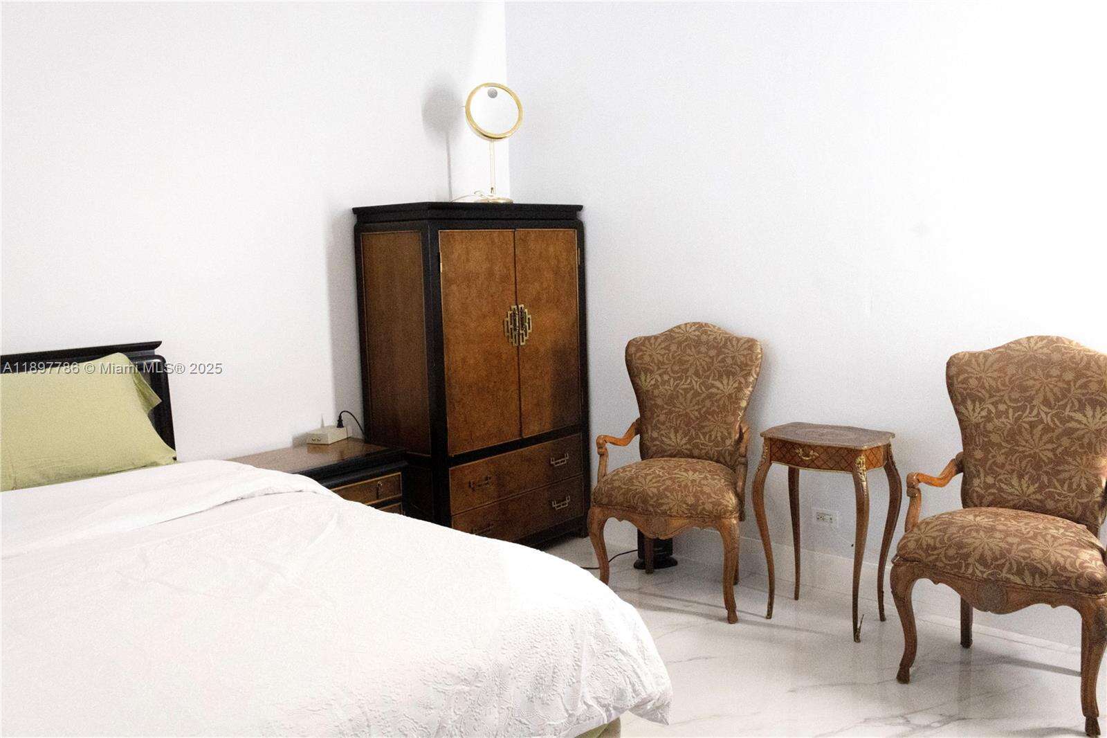 The Carriage Club North at 5005 Collins Ave, Miami Beach, FL 33140 - For Rent photo 11