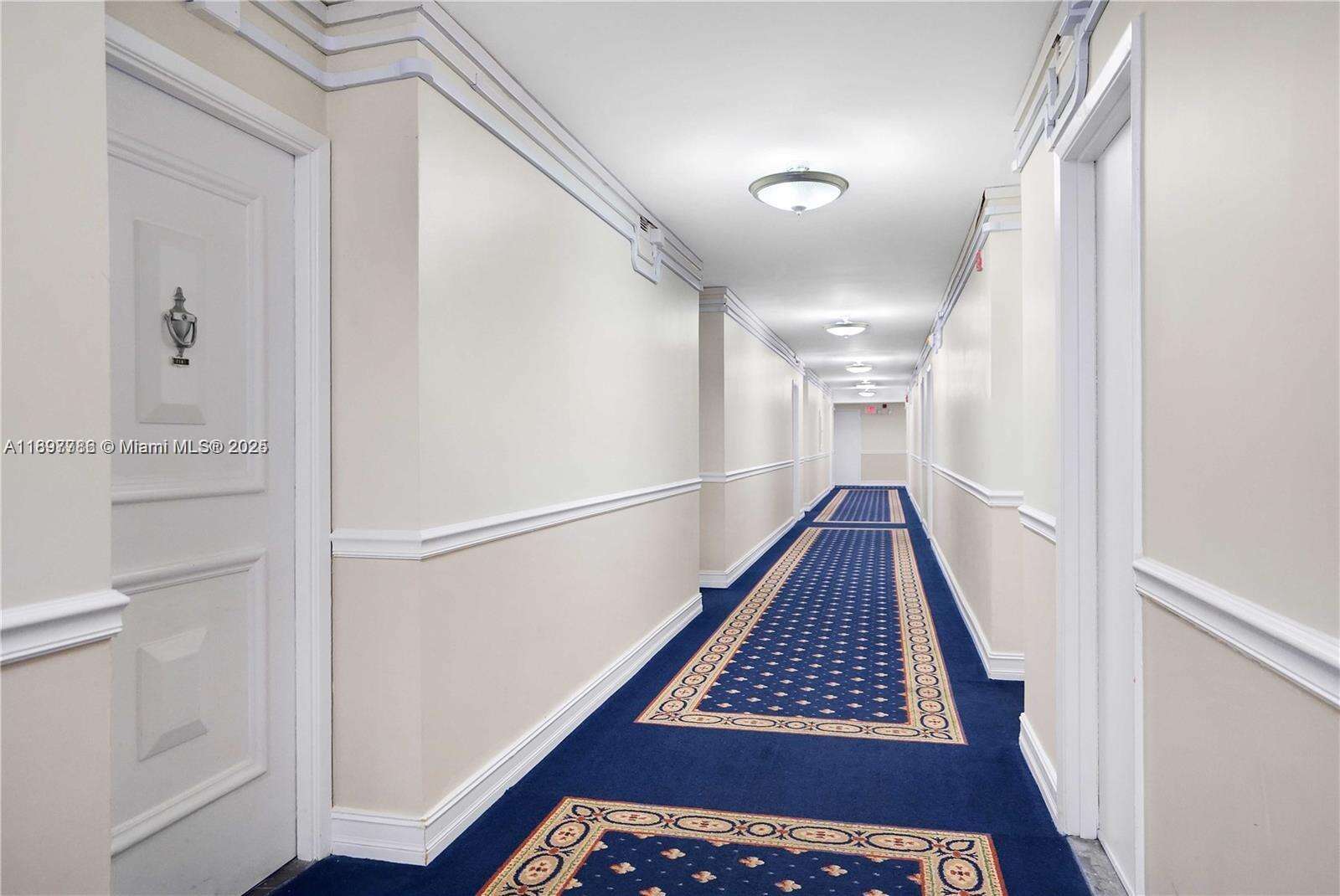 The Carriage Club North at 5005 Collins Ave, Miami Beach, FL 33140 - For Rent photo 17