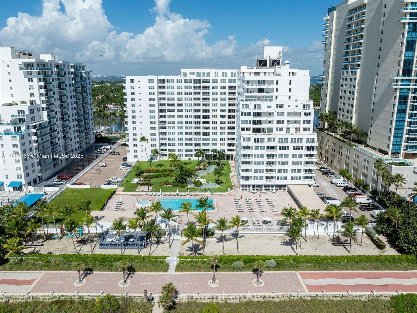 The Carriage Club North at 5005 Collins Ave, Miami Beach, FL 33140 - For Rent photo 29