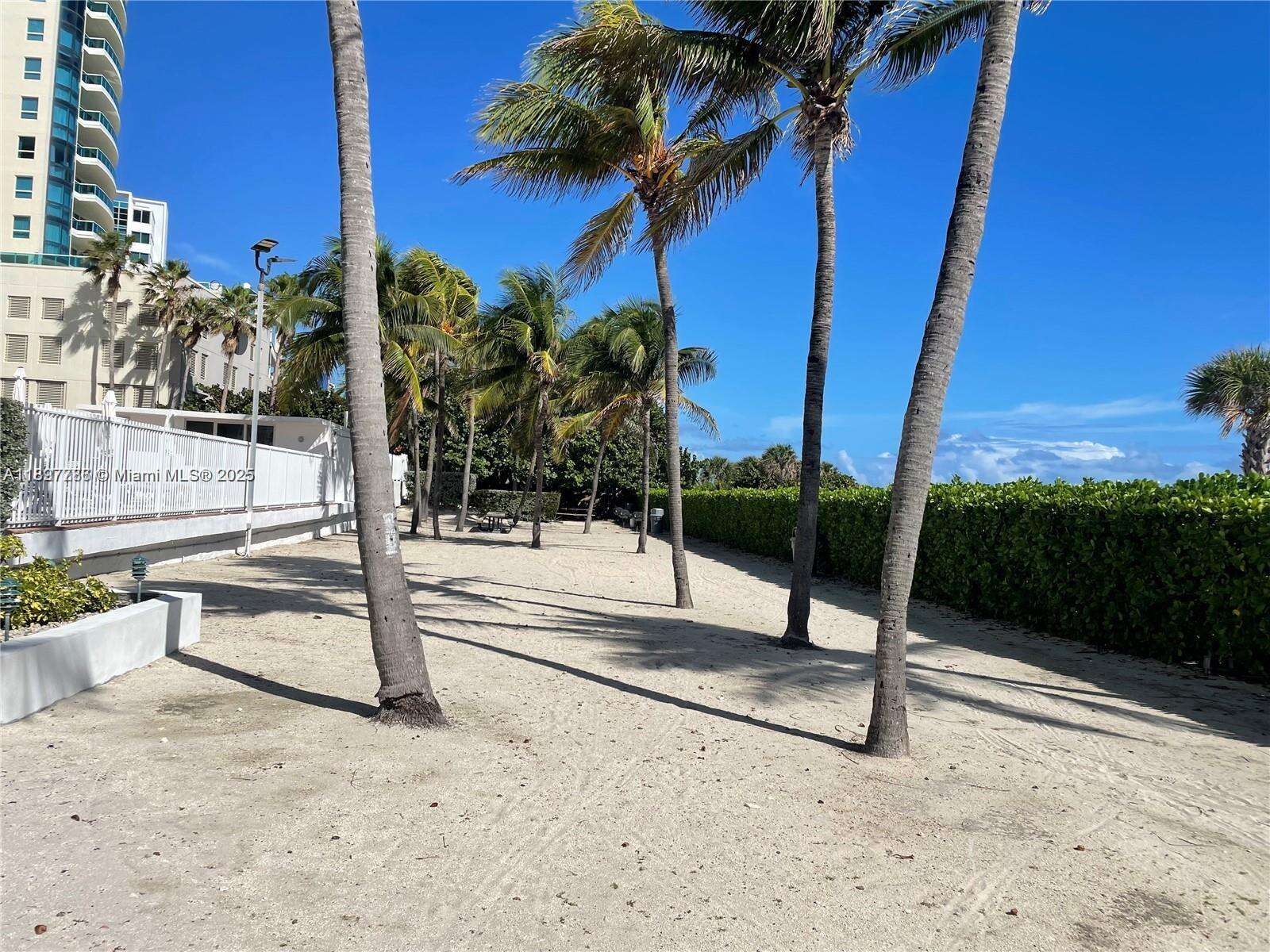 The Carriage Club North at 5005 Collins Ave, Miami Beach, FL 33140 - For Rent photo 34