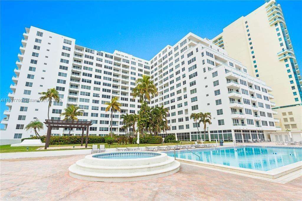 The Carriage Club North at 5005 Collins Ave, Miami Beach, FL 33140 - For Rent photo 43