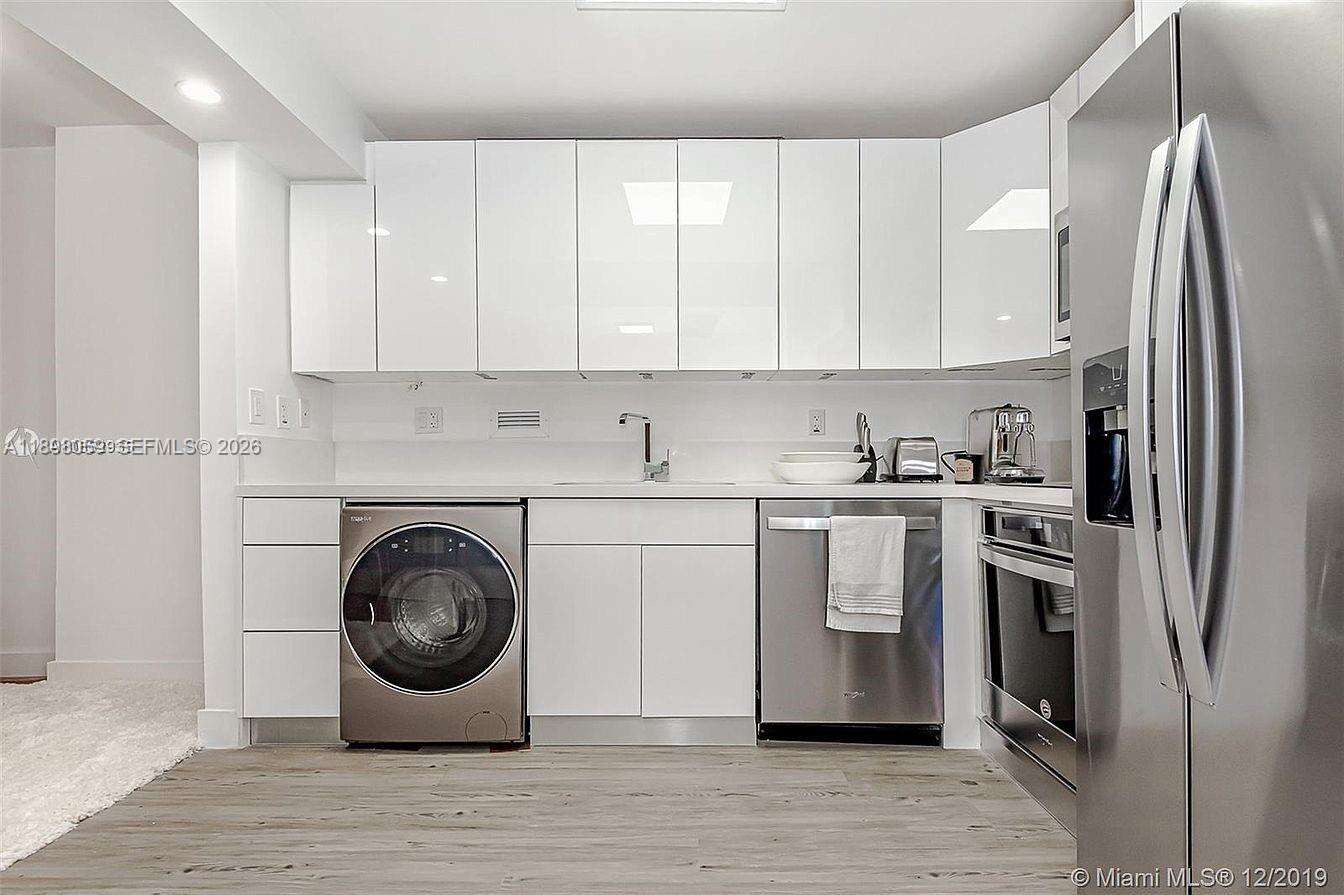 Roney Palace at 2301 Collins Ave, Miami Beach, FL 33139 - For Rent photo 4