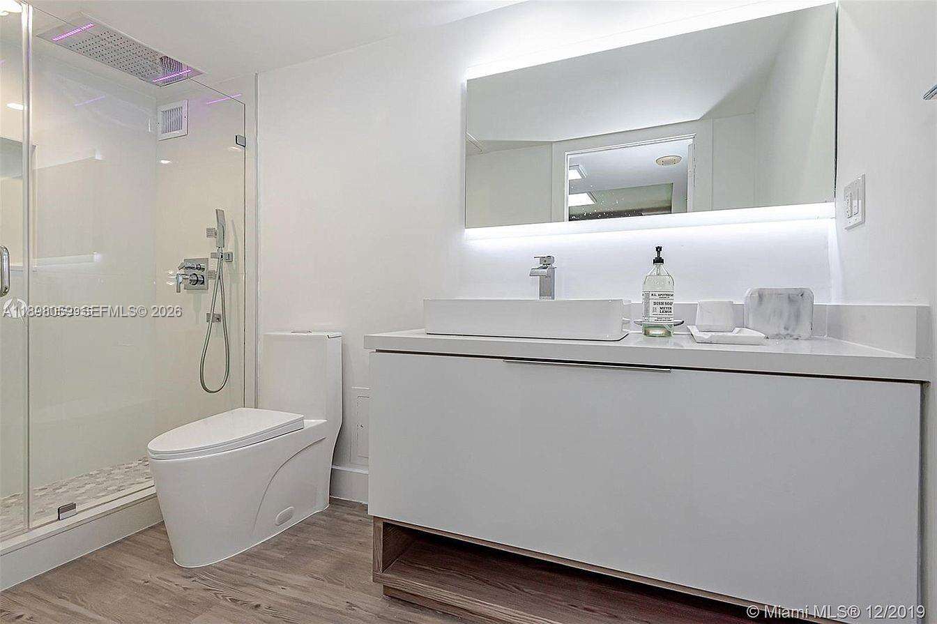 Roney Palace at 2301 Collins Ave, Miami Beach, FL 33139 - For Rent photo 7