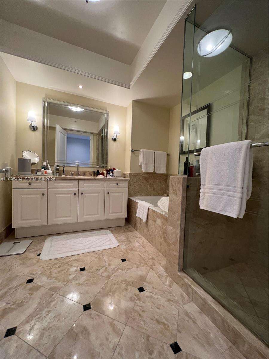 Four Seasons Residences at 1435 Brickell Ave, Miami, FL 33131 - For Rent photo 24