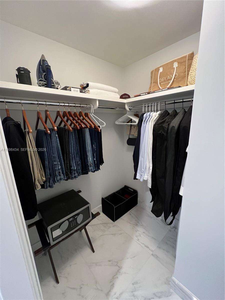Four Seasons Residences at 1435 Brickell Ave, Miami, FL 33131 - For Rent photo 29