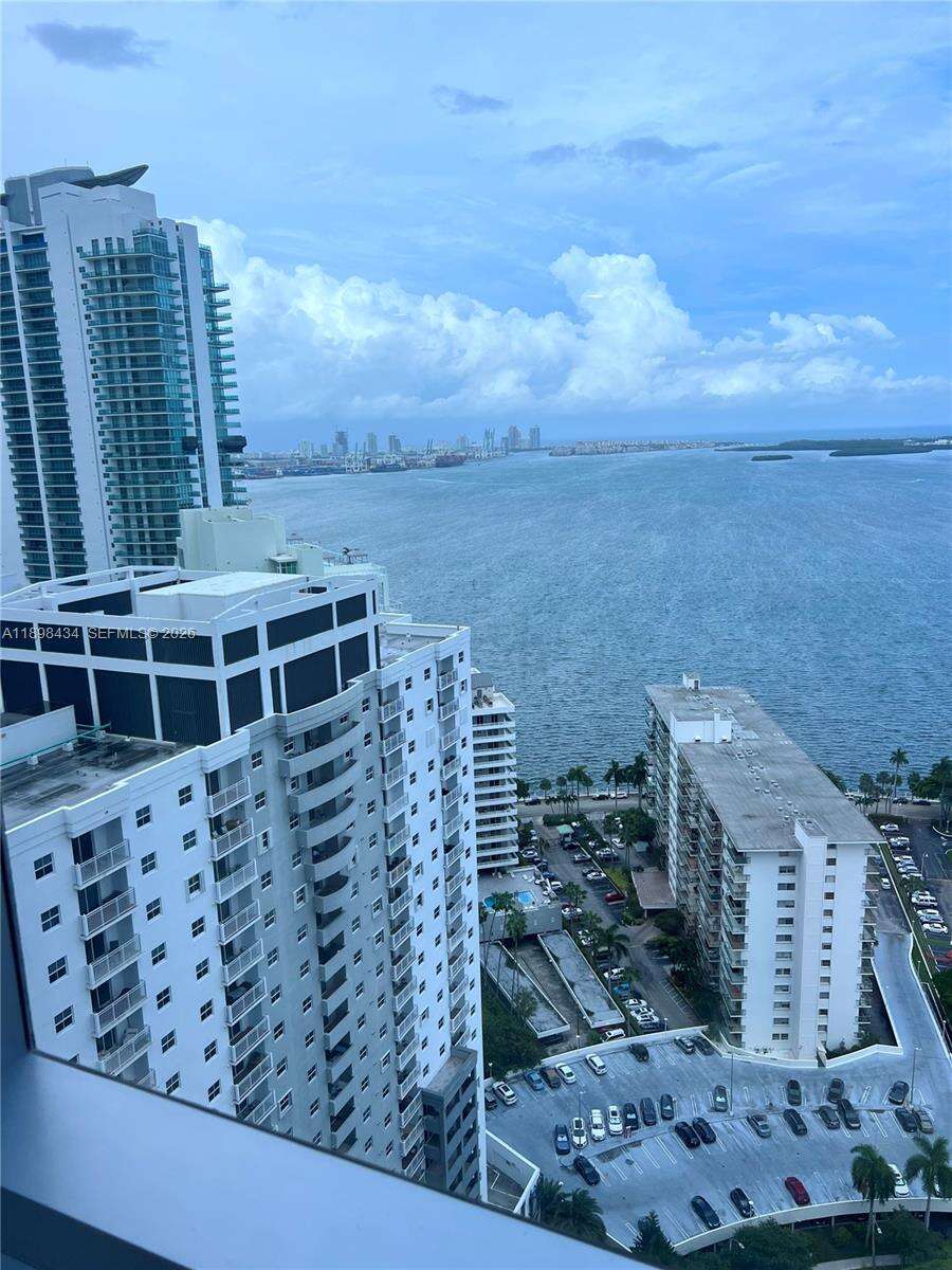 Four Seasons Residences at 1435 Brickell Ave, Miami, FL 33131 - For Rent photo 52