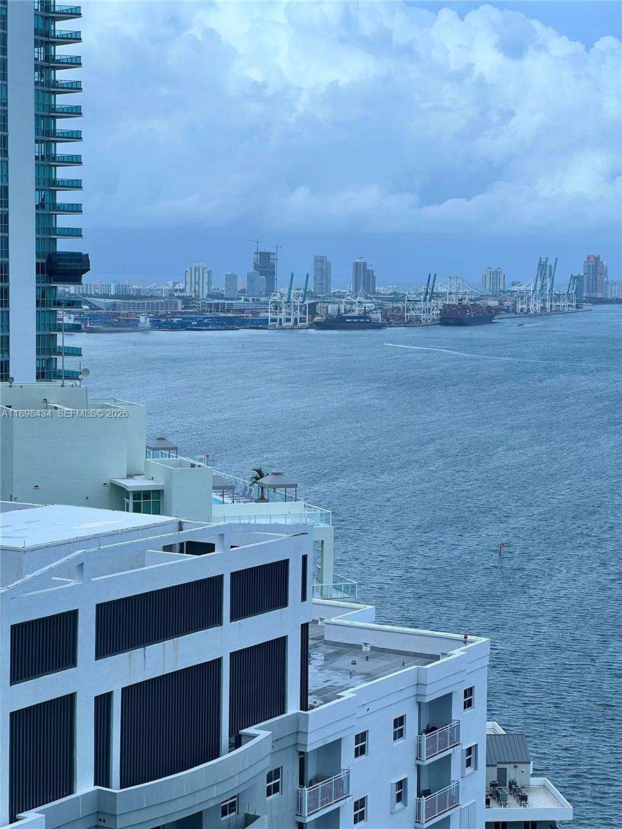 Four Seasons Residences at 1435 Brickell Ave, Miami, FL 33131 - For Rent photo 53