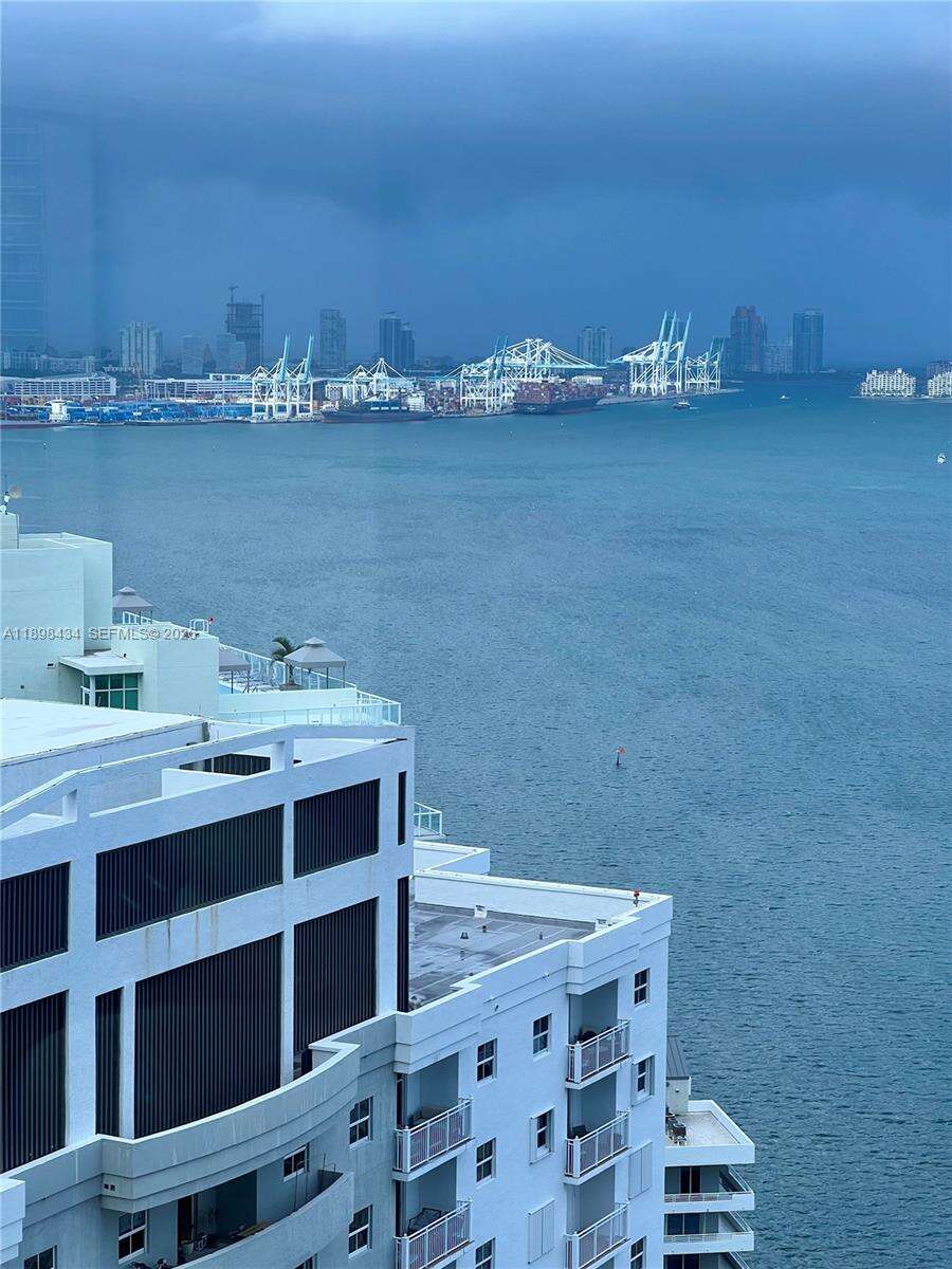Four Seasons Residences at 1435 Brickell Ave, Miami, FL 33131 - For Rent photo 71