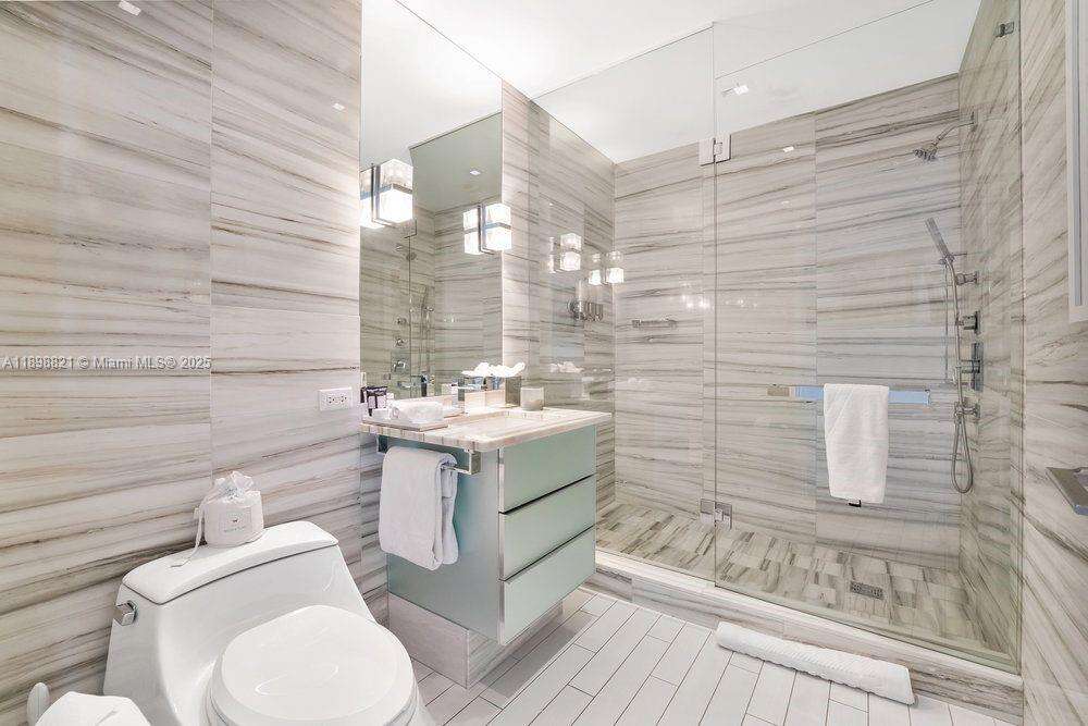 W South Beach at 2201 Collins Ave, Miami Beach, FL 33139 - For Rent photo 15