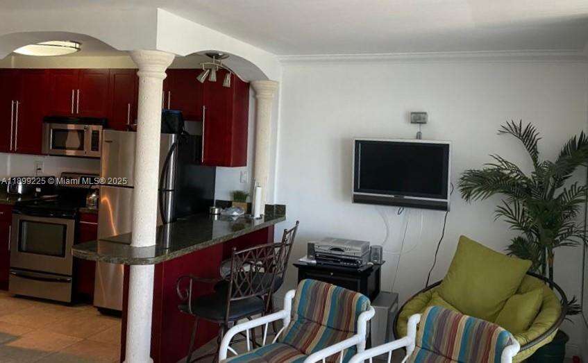 The Carriage House at 5401 Collins Ave, Miami Beach, FL 33140 - For Rent photo 19