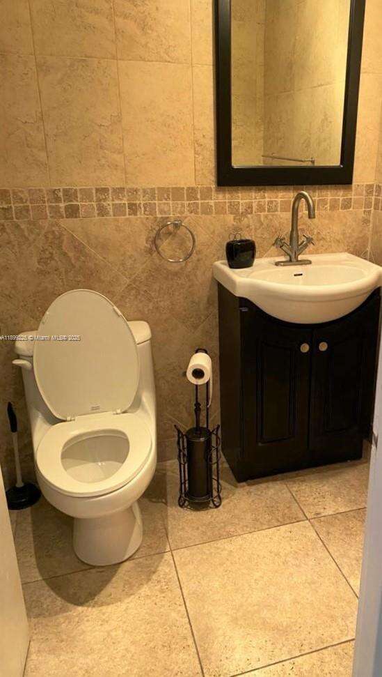 The Carriage House at 5401 Collins Ave, Miami Beach, FL 33140 - For Rent photo 22