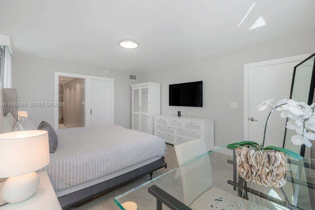 Roney Palace at 2301 Collins Ave, Miami Beach, FL 33139 - For Rent photo 13