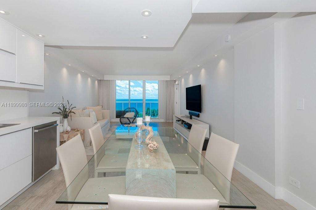 Roney Palace at 2301 Collins Ave, Miami Beach, FL 33139 - For Rent photo 15