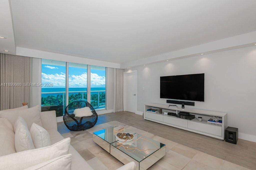 Roney Palace at 2301 Collins Ave, Miami Beach, FL 33139 - For Rent photo 17