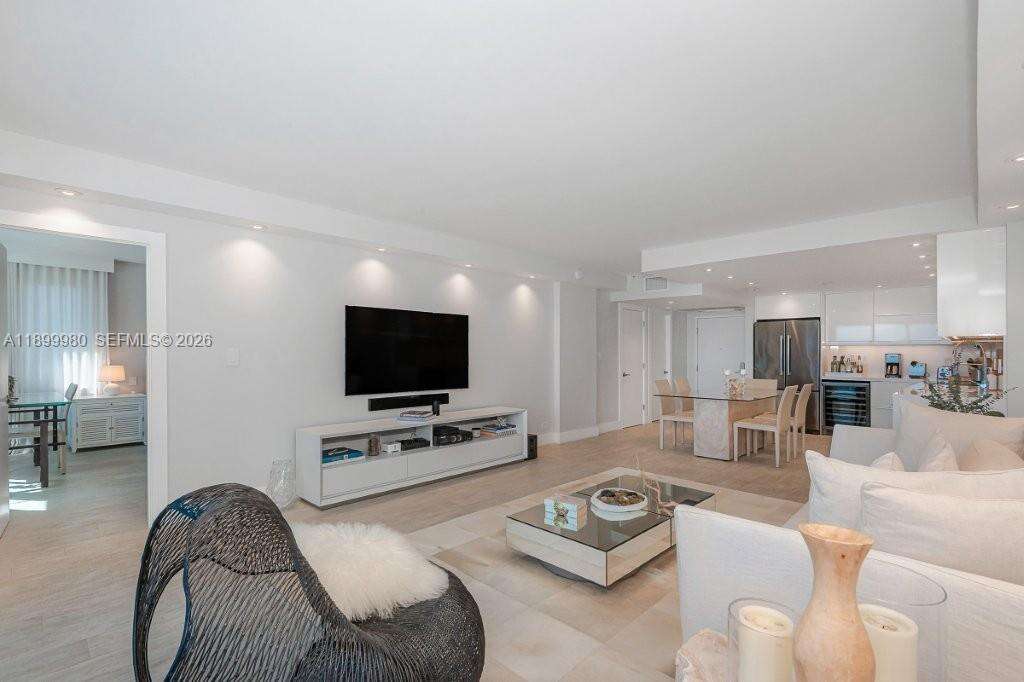 Roney Palace at 2301 Collins Ave, Miami Beach, FL 33139 - For Rent photo 19