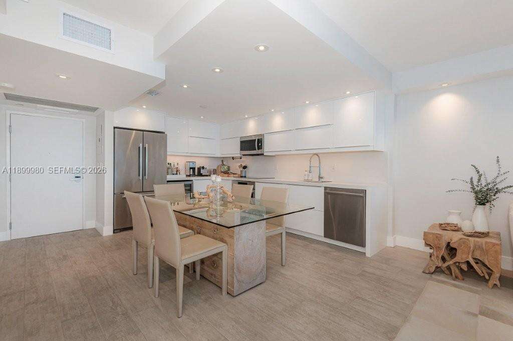 Roney Palace at 2301 Collins Ave, Miami Beach, FL 33139 - For Rent photo 20
