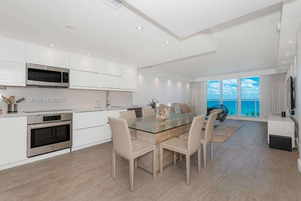 Roney Palace at 2301 Collins Ave, Miami Beach, FL 33139 - For Rent photo 4