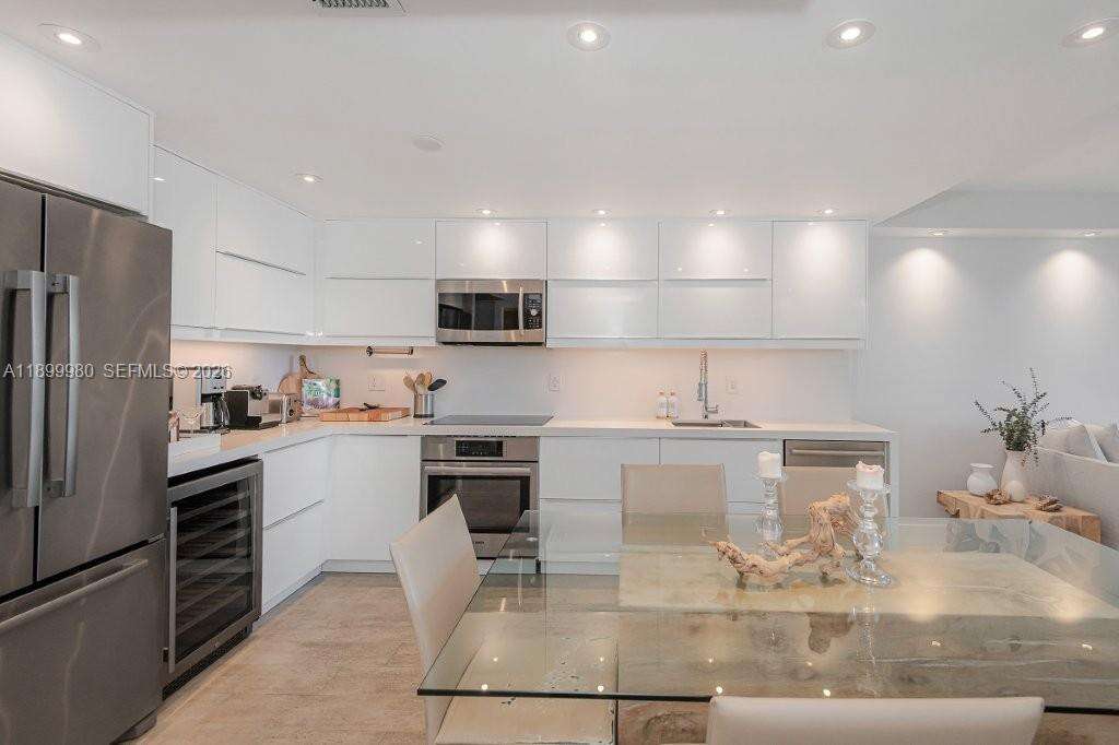 Roney Palace at 2301 Collins Ave, Miami Beach, FL 33139 - For Rent photo 5