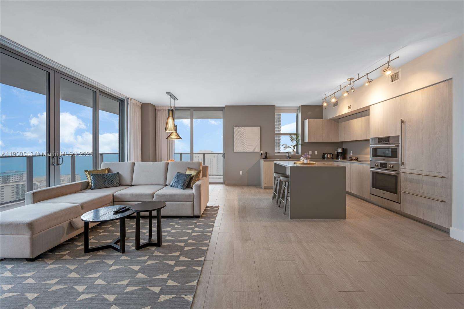 Hyde Beach House at 4010 Ocean Dr, Hollywood, FL 33019 - For Rent photo 5
