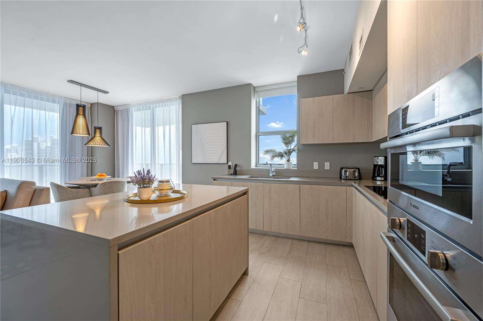 Hyde Beach House at 4010 Ocean Dr, Hollywood, FL 33019 - For Rent photo 9