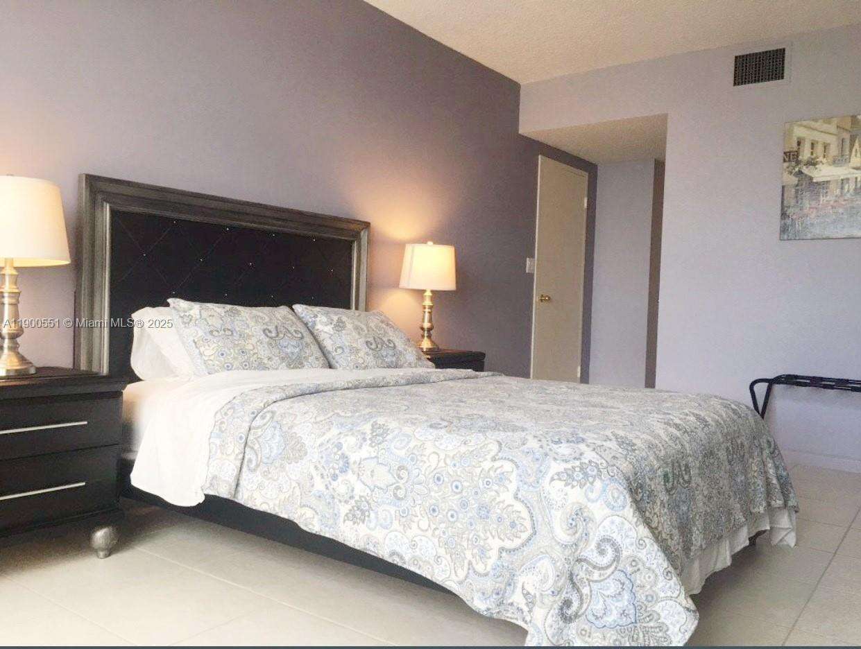Sea Air Towers at 3725 Ocean Dr, Hollywood, FL 33019 - For Rent photo 14